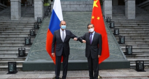 Lavrov, Çin Mevkidaşı İle Temasların En Üst Düzeyde Hazırlanması Konusunu Görüştü