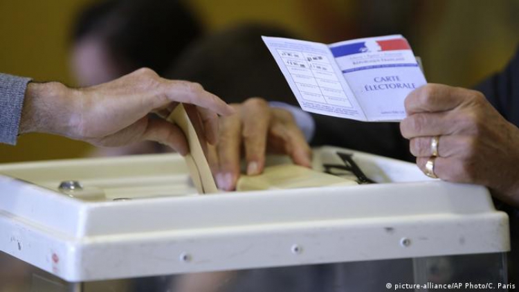 Fransa 2022 Cumhurbaşkanlığı Seçimlerine Doğru: Seçmenler Sağa mı Kayıyor?
