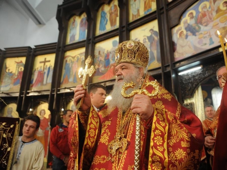 Yeni Makedon kimliğinin inşası için Makedonya Kilisesi formülü