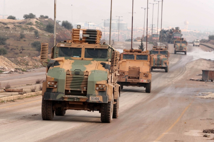 Türk ordusu İdlip&#039;te birliklerini güçlendirdi