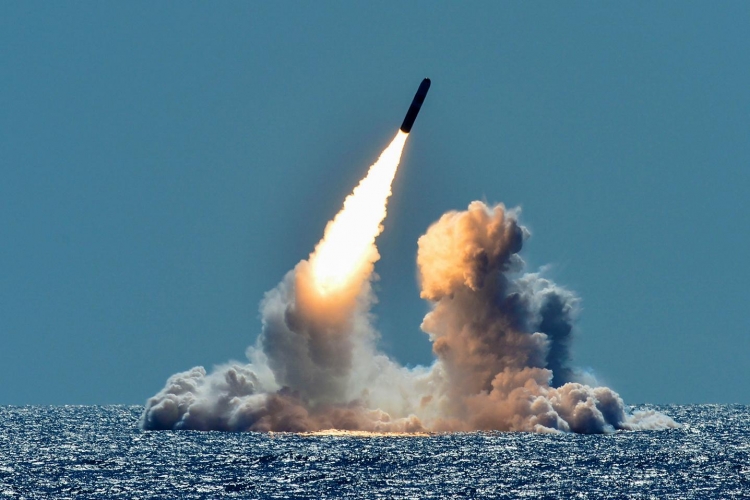 Amerikan Denizaltısı Balistik Füze Testi Gerçekleştirdi